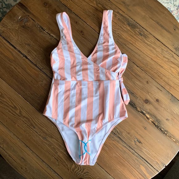 BRAND NEW Playful Promises wrap swimsuit - Picture 4 of 5